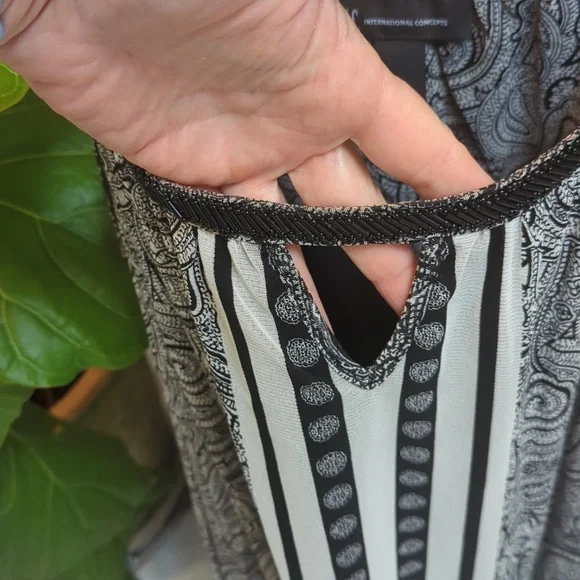 INC Size M Black and White print blouse with shoulder cutout. - Picture 10 of 10